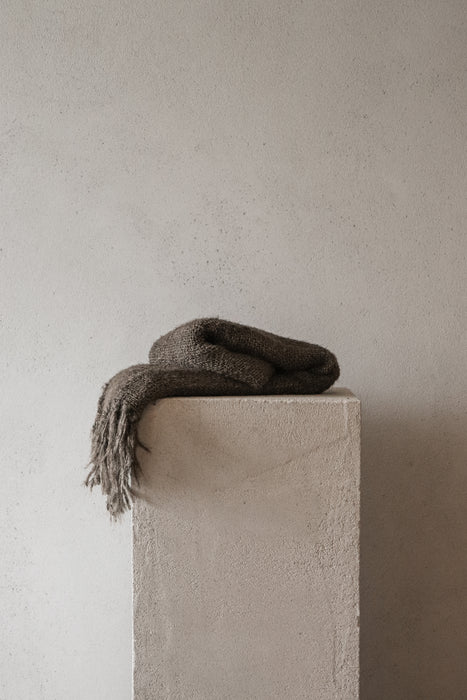 Awa Banana Silk Throw | Dune
