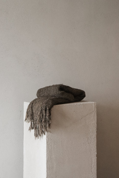 Awa Banana Silk Throw | Dune