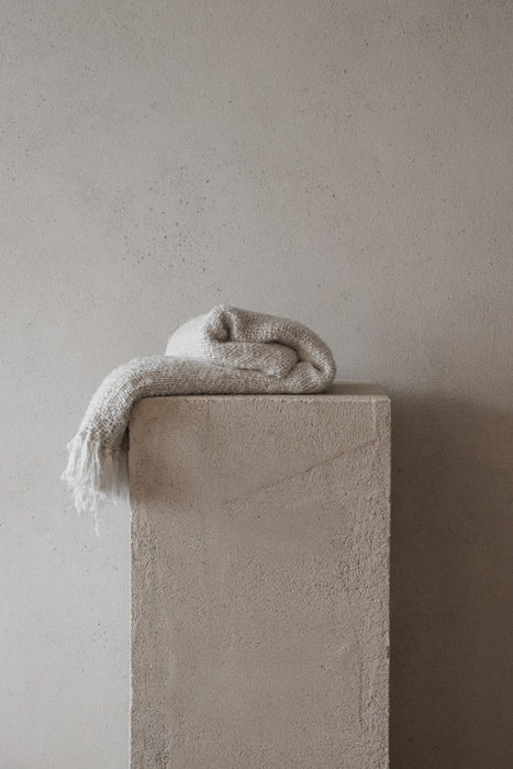 Awa Banana Silk Throw | White