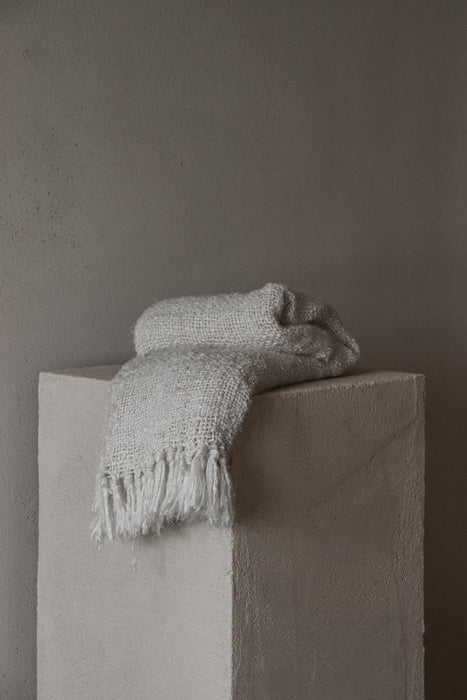 Awa Banana Silk Throw | White