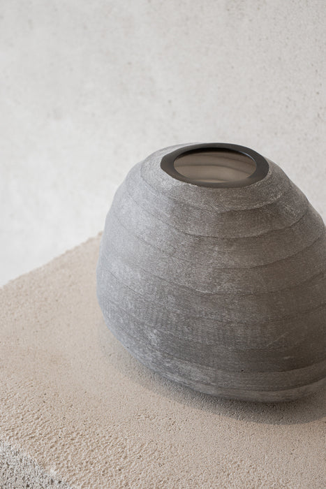 Nira Vase